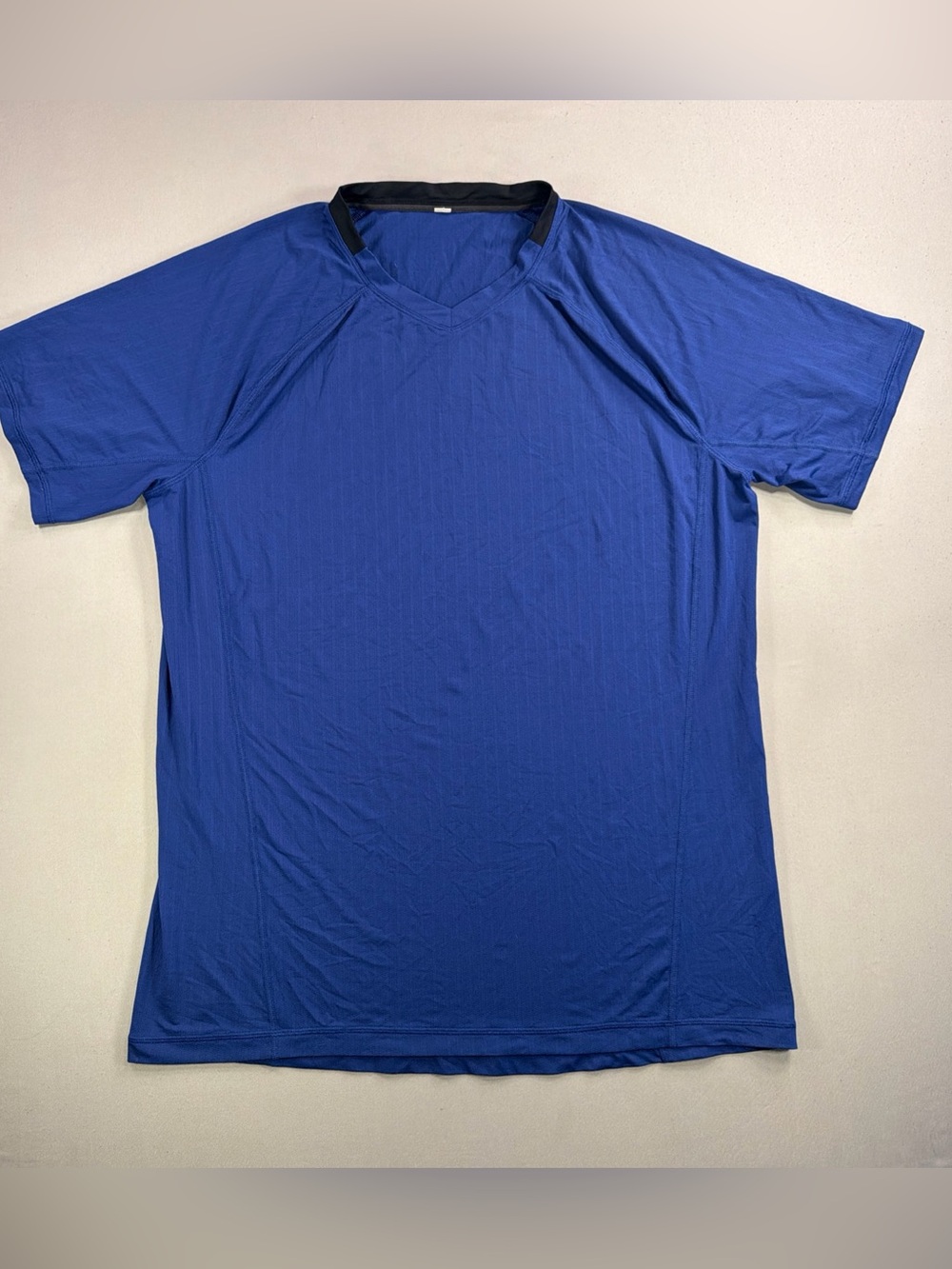 lululemon athletica Men's Royal Blue Short-Sleeve V-Neck Performance Tee